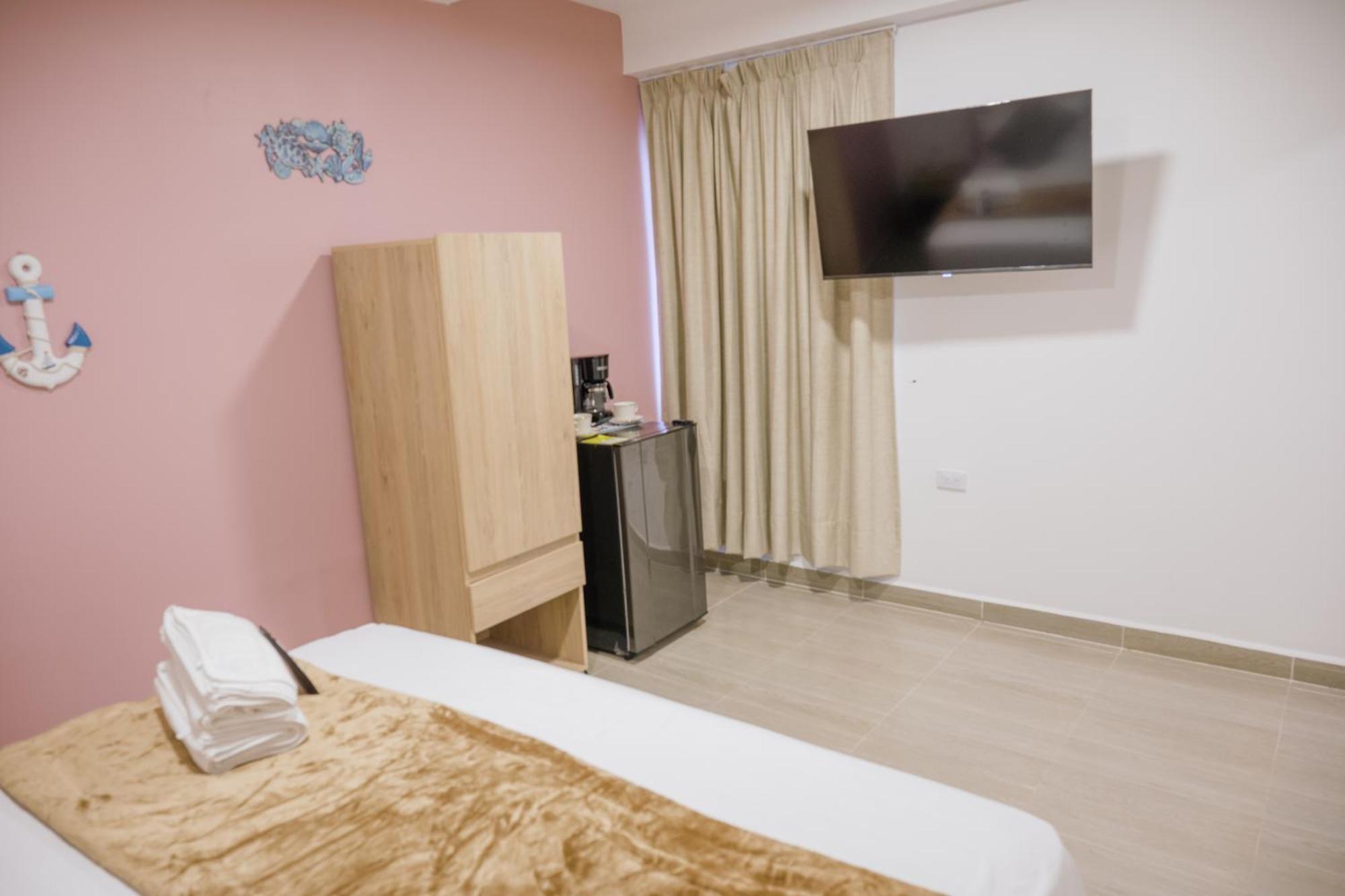 Dave Paradise Hotel *