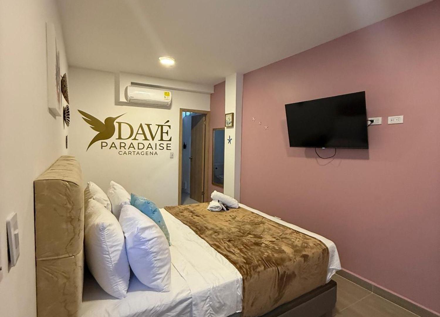 Davé Paradise Hotel *