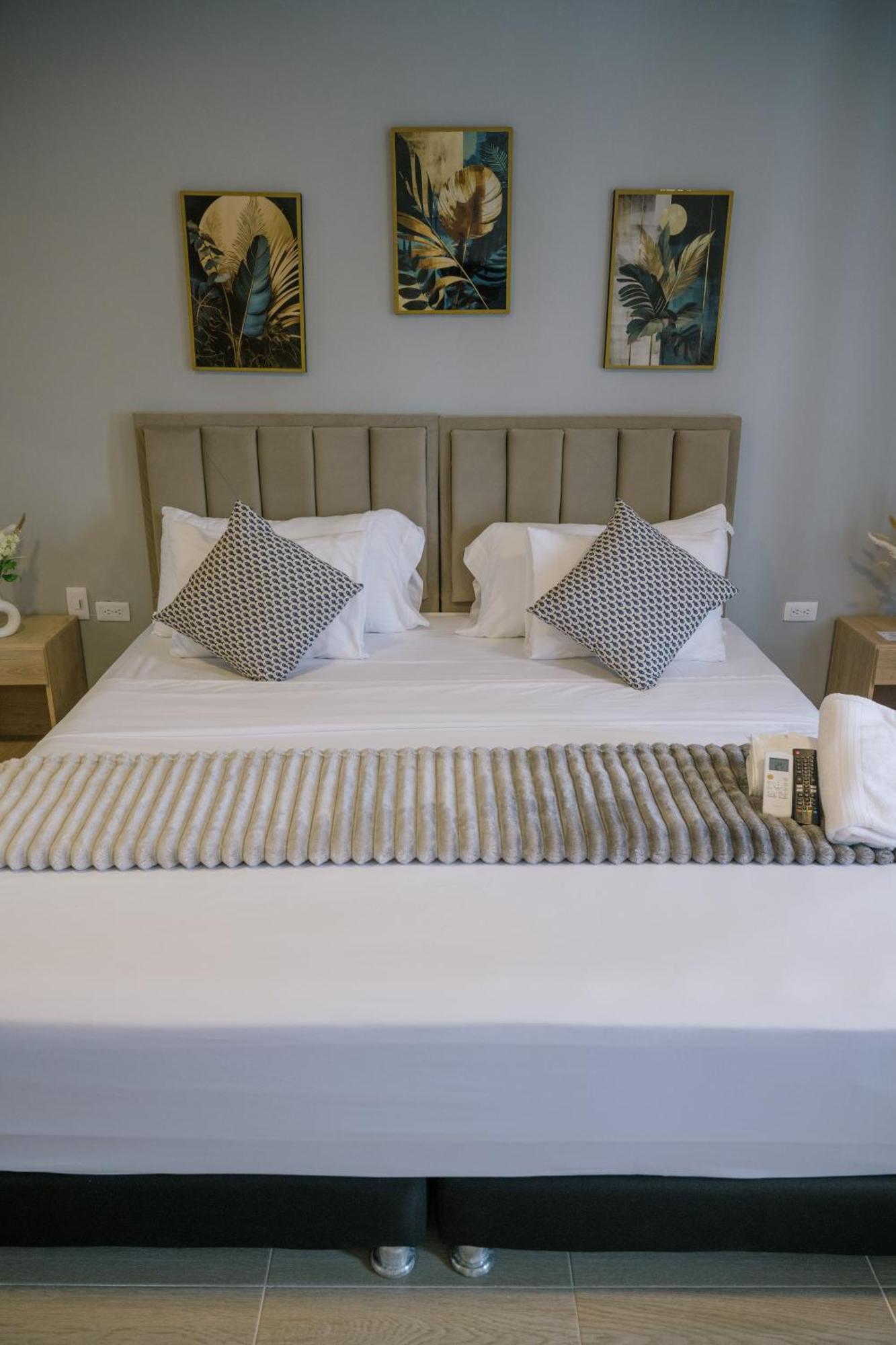 Davé Paradise Hotel *